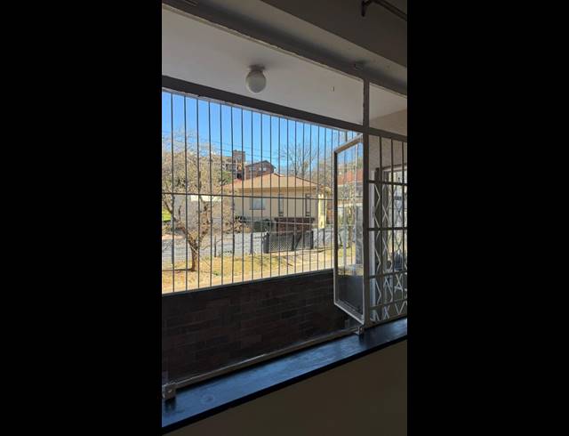 2 BEDROOM APARTMENT TO LET IN CYRILDENE